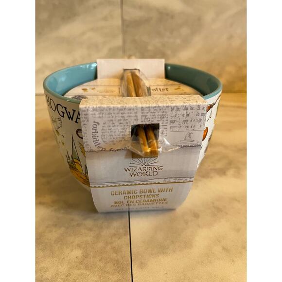 New Harry Potter - Wizarding World - Hogwarts Ceramic Ramen Bowl with Chopsticks - Picture 7 of 7